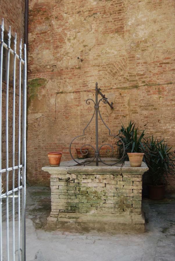 Hotel Antica Dimora Del Buongoverno Siena Exterior foto